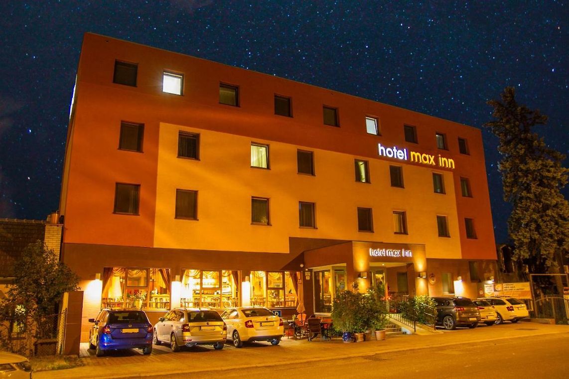 Hotel Max Inn Bratislava Exterior photo